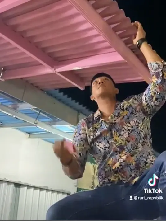 Ruri Repvblik (Instagram/ruri_repvblik)