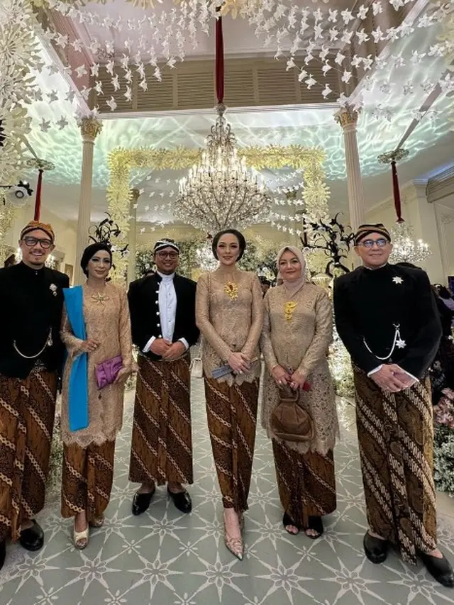 Reisa Broto Asmoro berkebaya (Instagram/reisabrotoasmoro)