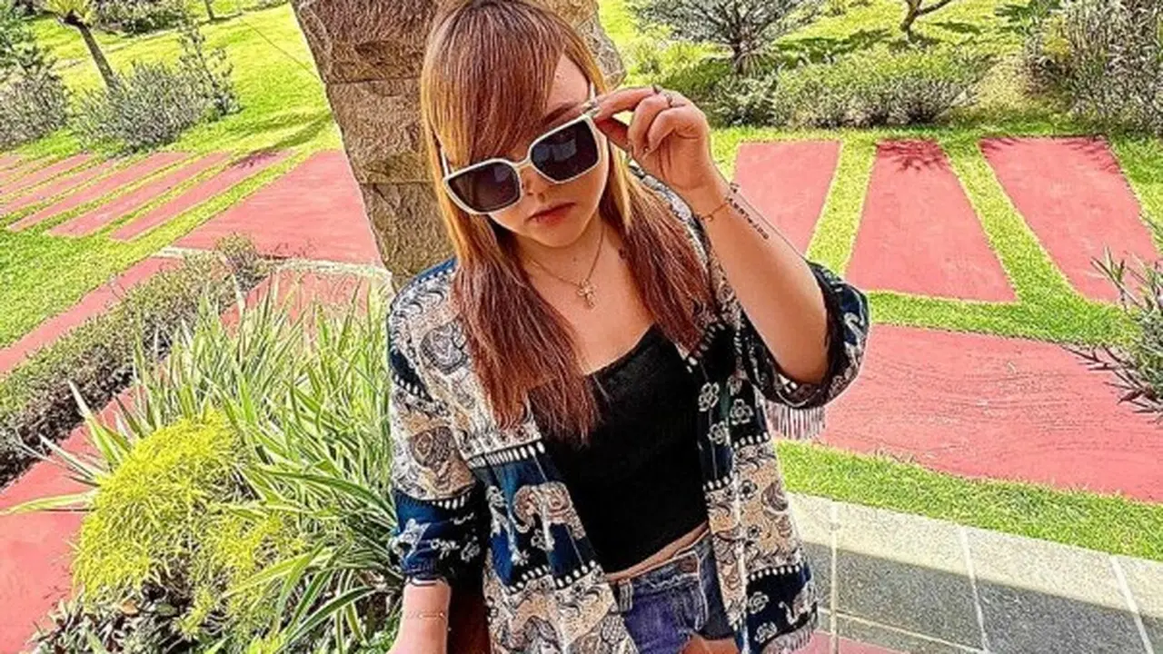 Nanashu dikenal sebagai influencer yang memiliki nama asli Johana Ariel Suhendra.