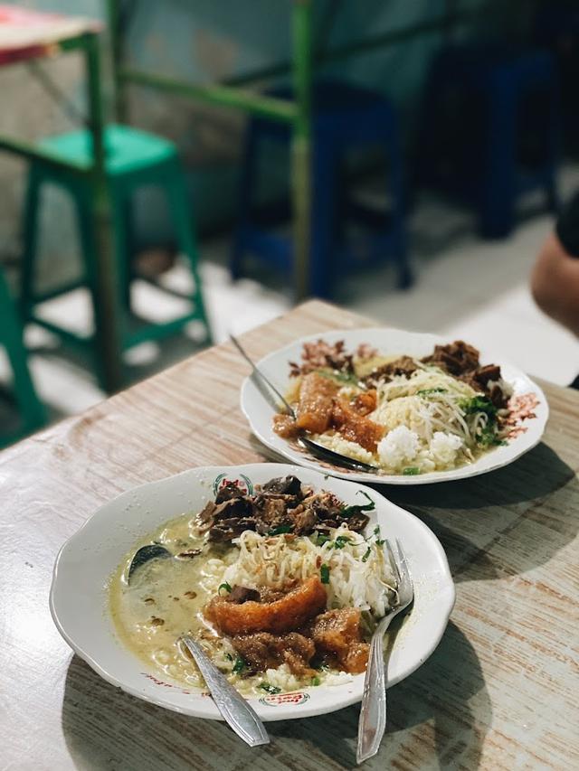 1. Nasi Lesah & Nasi Sayur Pak Badut