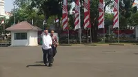 Mahfud Md saat tiba di Istana Kepresidenan, Senin (21/10/2019). (Liputan6.com/Lizsa Egeham)