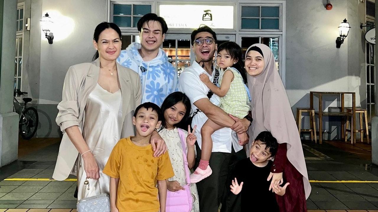 Sederet Foto Lawas Donna Harun yang Jadi Sorotan, Cantiknya Awet Sejak Dulu