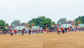 Kejuaraan Tarkam di Lampung Ricuh, Suporter Bawa Pisau Kejar Wasit