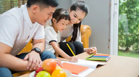 5 Cara agar Anak Senang Belajar - Parenting Fimela.com