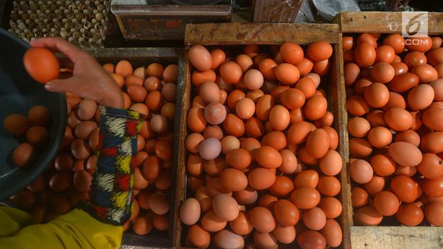Harga Telur Ayam Mulai Merangkak Turun di Pasar Minggu