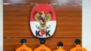 Wakil Ketua KPK Johanis Tanak memberikan keterangan pers terkait penahanan 10 orang anggota DPRD Provinsi Jambi periode 2014-2019 di Gedung Merah Putih KPK, Jakarta, Selasa (10/1/2023). Penyidik KPK melakukan penahanan terhadap 10 orang tersangka kasus suap 'ketok palu' pengesahan RAPBD Provinsi Jambi tahun 2017. (Liputan6.com/Angga Yuniar)