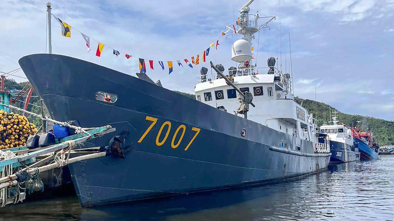 FOTO: Polri Kerahkan Operasi Udara–Laut Besar dan 219 Personel Tambahan untuk Percepatan Penanganan Bencana di Sumatera
