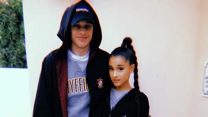 [Bintang] Pete Davidson - Ariana Grande
