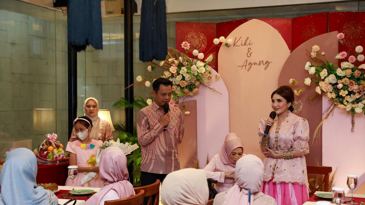 [Fimela] Kiki Amalia dilamar Agung Nugraha