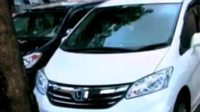 Inilah Kronologis Pemberian Mobil Ahmad Fathanah Pada Vitalia