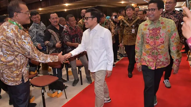 Wakil Ketua DPR RI Abdul Muhaimin Iskandar (Gus Imin) bersama Menteri Desa Pembangunan Daerah Tertinggal dan Transmigrasi (Mendes PDTT) Abdul Halim Iskandar.