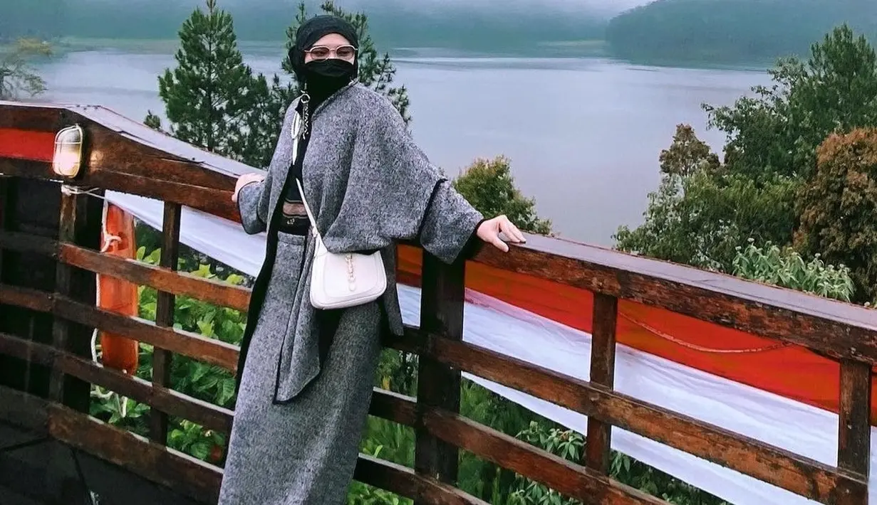 Setelah memiliki tiga orang anak, Inara Rusli dikritik Virgoun. Dia sempat diminta melakukan perawatan demi bisa menurunkan berat badan sampai 48 kilogram.