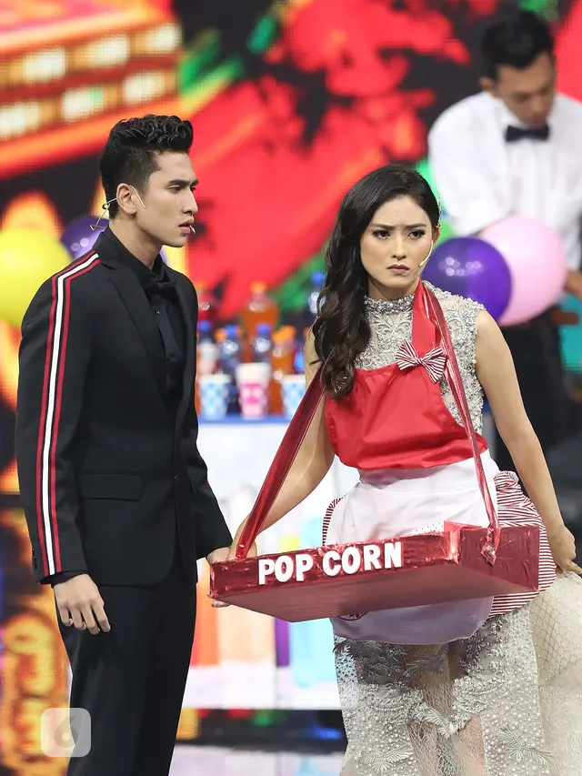 [Bintang] Romantisme Sinetron Musikal Siapa Takut Jatuh Cinta di Panggung SCTV Awards