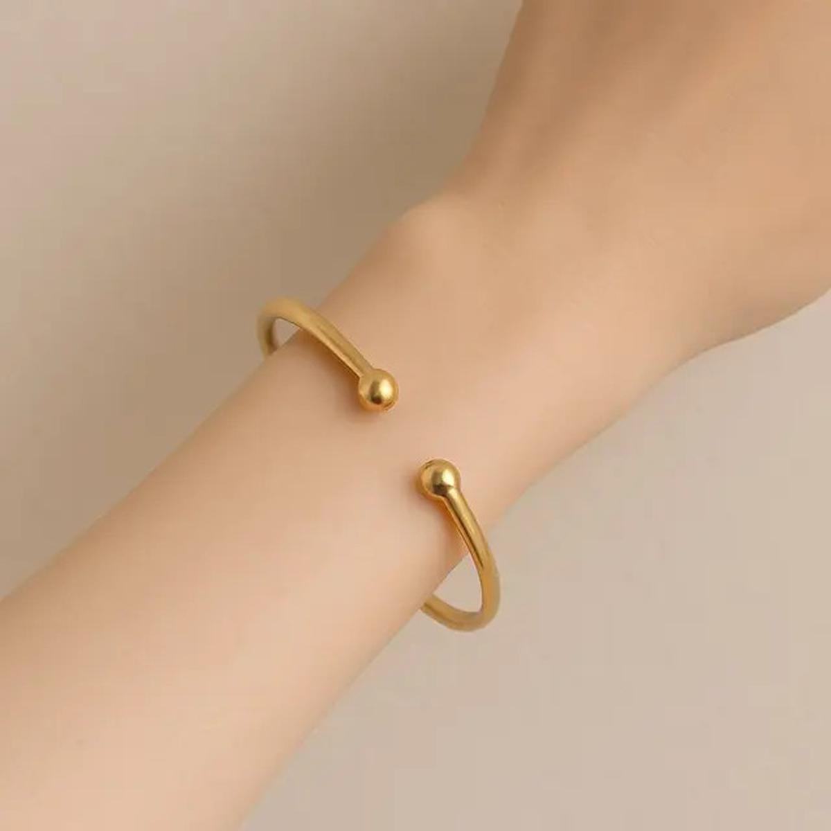 10 Model Gelang Emas Bangle Kekinian 2025 untuk Tangan Kecil, Tampil Elegan dan Modis