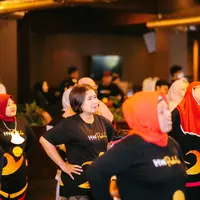 Aktivitas senam bersama dan pelatihan memasak bagi warga (HWG)