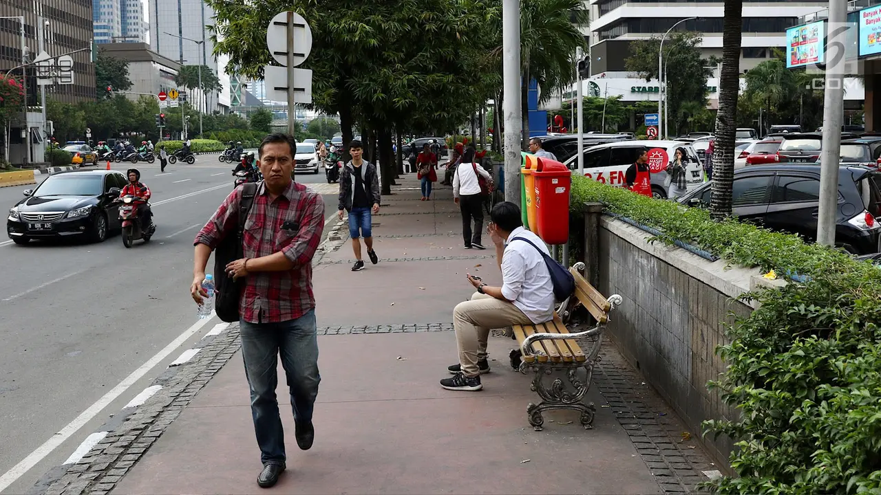 Pemprov DKI Akan Tata Trotoar Sudirman