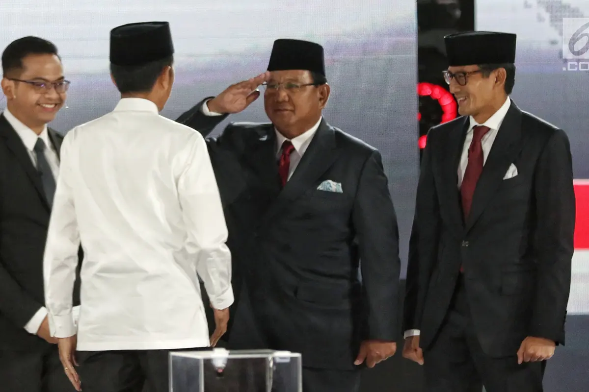 Awali Debat Kelima Pilpres 2019, Prabowo Beri Hormat Kepada Jokowi