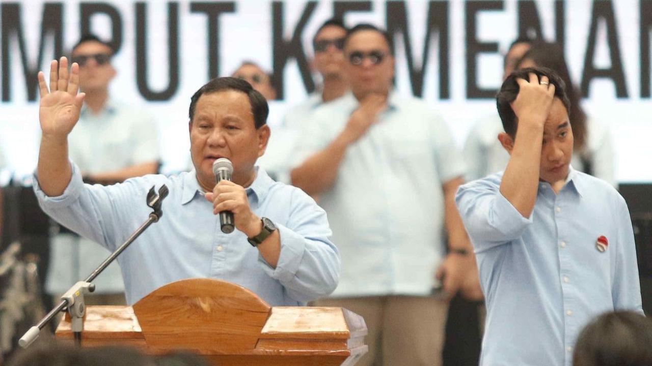 <b>Prabowo Puji Gibran: Paten Gak Wakil Presiden Kita?</b><br>