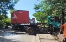 Transjakarta Tanjung Priok-PGC Alami Keterlambatan Imbas Truk Kontainer Anjlok