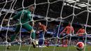 0-4 dari Chelsea. Everton bertandang ke markas Chelsea pada pekan ke-29 Liga Inggris musim 2019/2020, 8 Maret 2020. Hasil akhir Everton kalah 0-4 lewat gol-gol dari Mason Mount, Pedro Rodriguez, Willian dan Olivier Giroud. (AFP/Adrian Dennis)