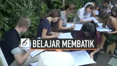 Kampung Batik Laweyan menjadi salah satu destinasi wisata di Surakarta, Jawa Tengah. Selain dengan wisata belanja batiknya di Kampung Batik Laweyan, para wisatawan dapat belajar atau mencoba untuk membatik di tiap pemilik rumah batik di kampung  sete...
