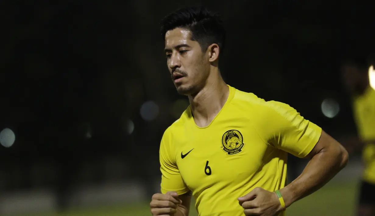 Pemain Timnas Malaysia, Brendan Gan, saat latihan jelang laga kualifikasi Piala Dunia di Lapangan ABC, Senayan, Jakarta, Selasa (3/9). Malaysia akan berhadapan dengan Indonesia. (Bola.com/M Iqbal Ichsan)