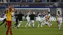 Selebrasi pesepakbola wanita Wolfsburg usai menumbangkan Tyreso 4-3 lewat drama adu penalti di final Liga Champions di Stadion Restelo, Lisbon, Portugal (22/5/2014). (REUTERS/Hugo Correia)