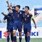 Timnas Thailand U-23 merayakan kemenangan atas Timnas Indonesia U-23 di laga pembuka Grup K Kualifikasi Piala AFC U-23 2020 di Stadion My Dinh, Hanoi, Jumat (22/3/2019). (Bola.com/Dok. AFF)