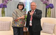 Menkeu Sri Mulyani Pakai Topi 'Legend' Menteri Basuki, Begini Gayanya Kece Abis