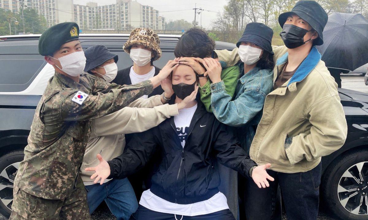 Potret Pelepasan Member BTS Wamil, dari Jin hingga Jungkook dan Jimin
