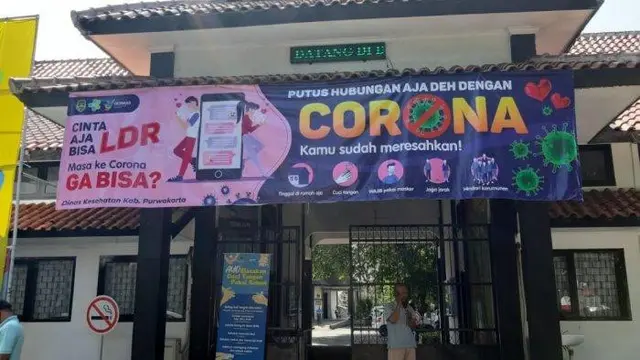 6 Tulisan Kreatif Baliho Himbauan Soal Covid-19 Ini Sukses Bikin Patuh
