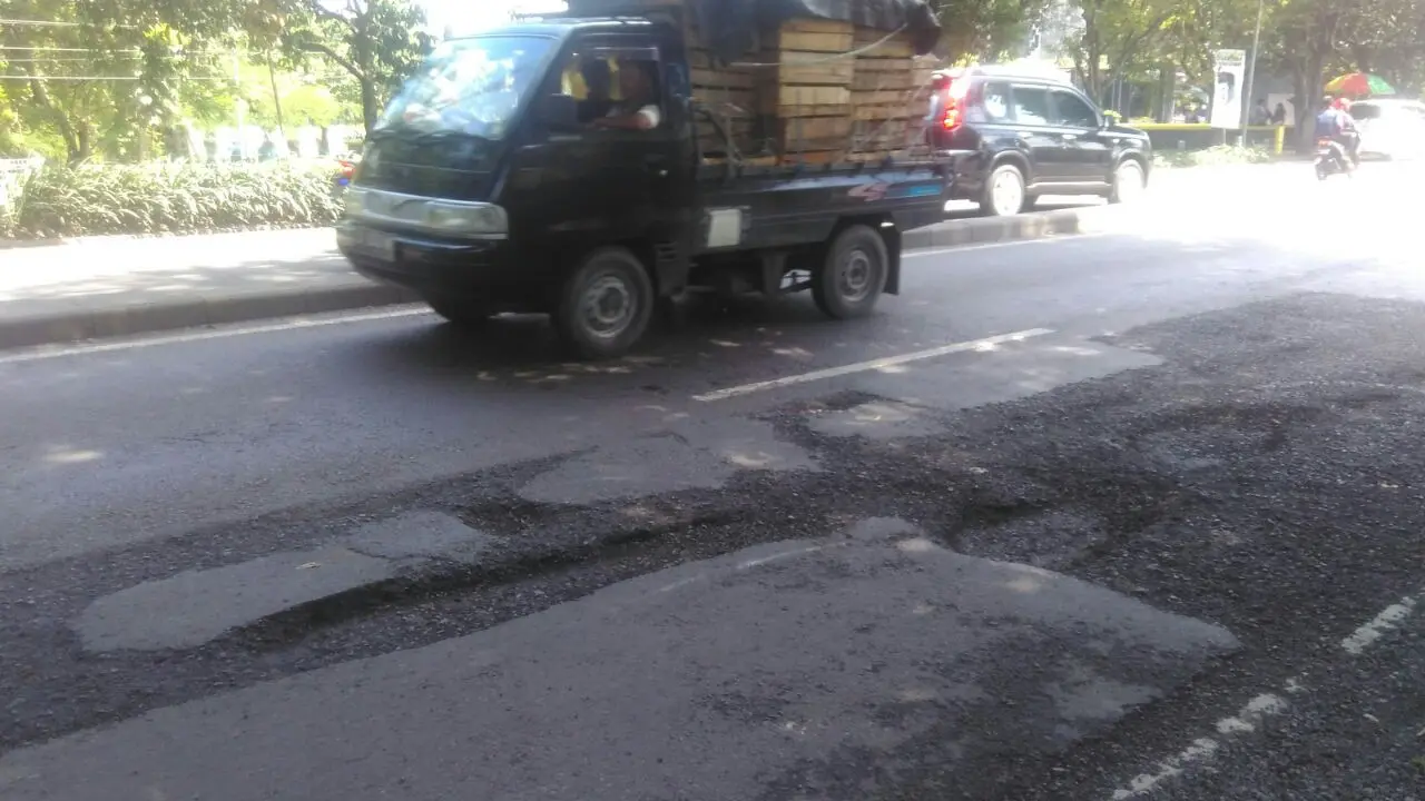 Awas Jebakan Batman di Sepanjang Jalan Nasional Surabaya-Madiun