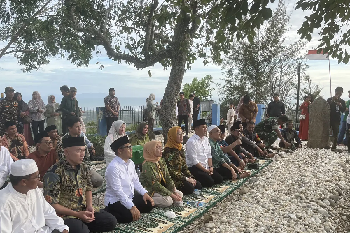 Menko PM Muhaimin Iskandar ziarah ke Makam Syekh Mahmud Bin Abdurrahman Bin Muadz Bin Jabal