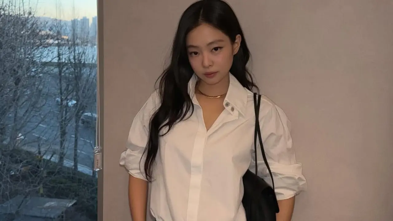 Simpel tapi Bernilai Fantastis, Gaya Smart Casual Jennie BLACKPINK Bukti Ia Selalu Jadi Human Chanel
