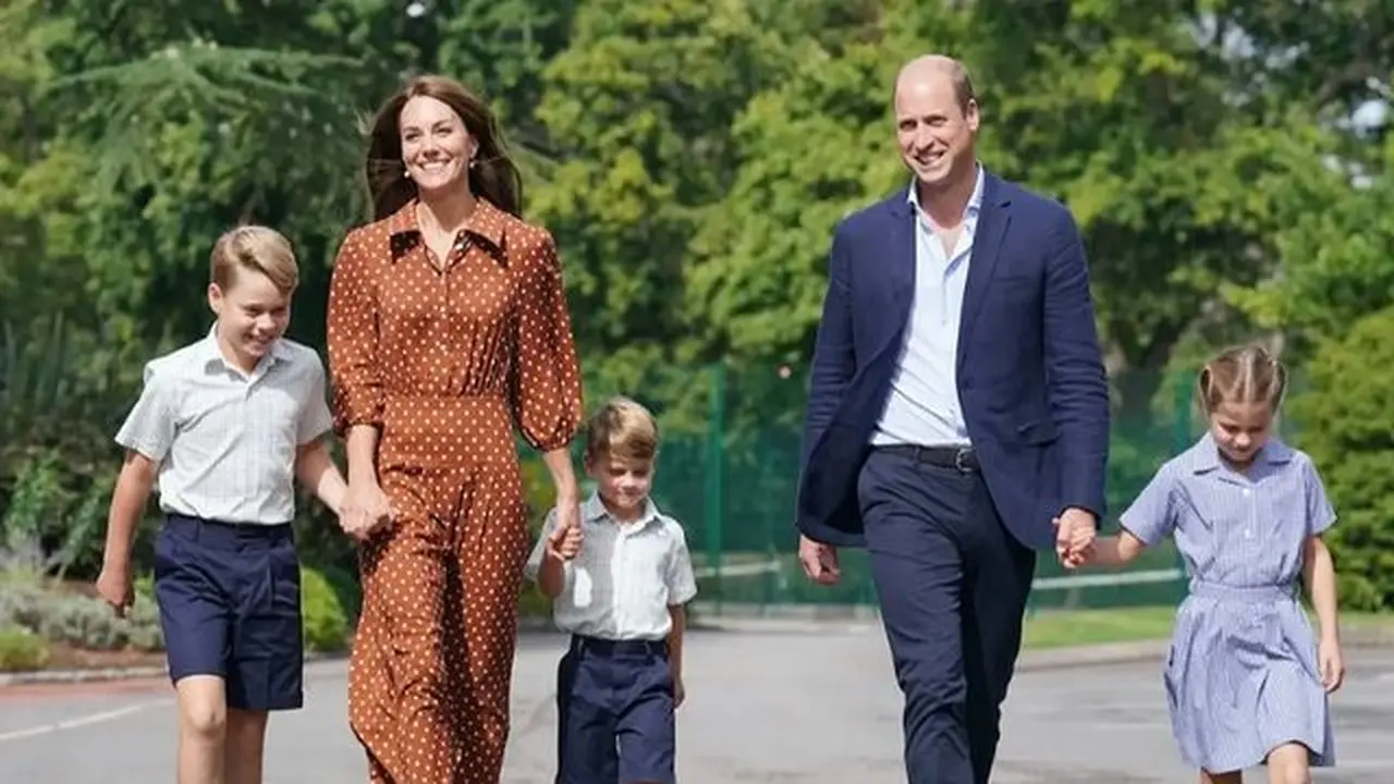 Kate Middleton Jadi Mama Muda Antar Anak dengan Balutan Gaun Polkadot Seharga Rp4,1 Juta