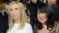 Sutradara dan penulis novel Fifty Shades of Grey, Sam Taylor-Johnson dan E.L. James. (Metro UK)