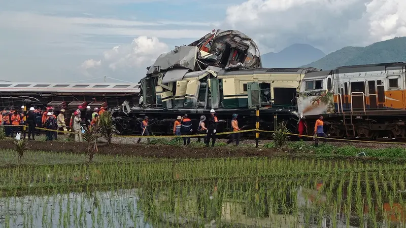 Kecelakaan Kereta Turangga Vs Bandung Raya