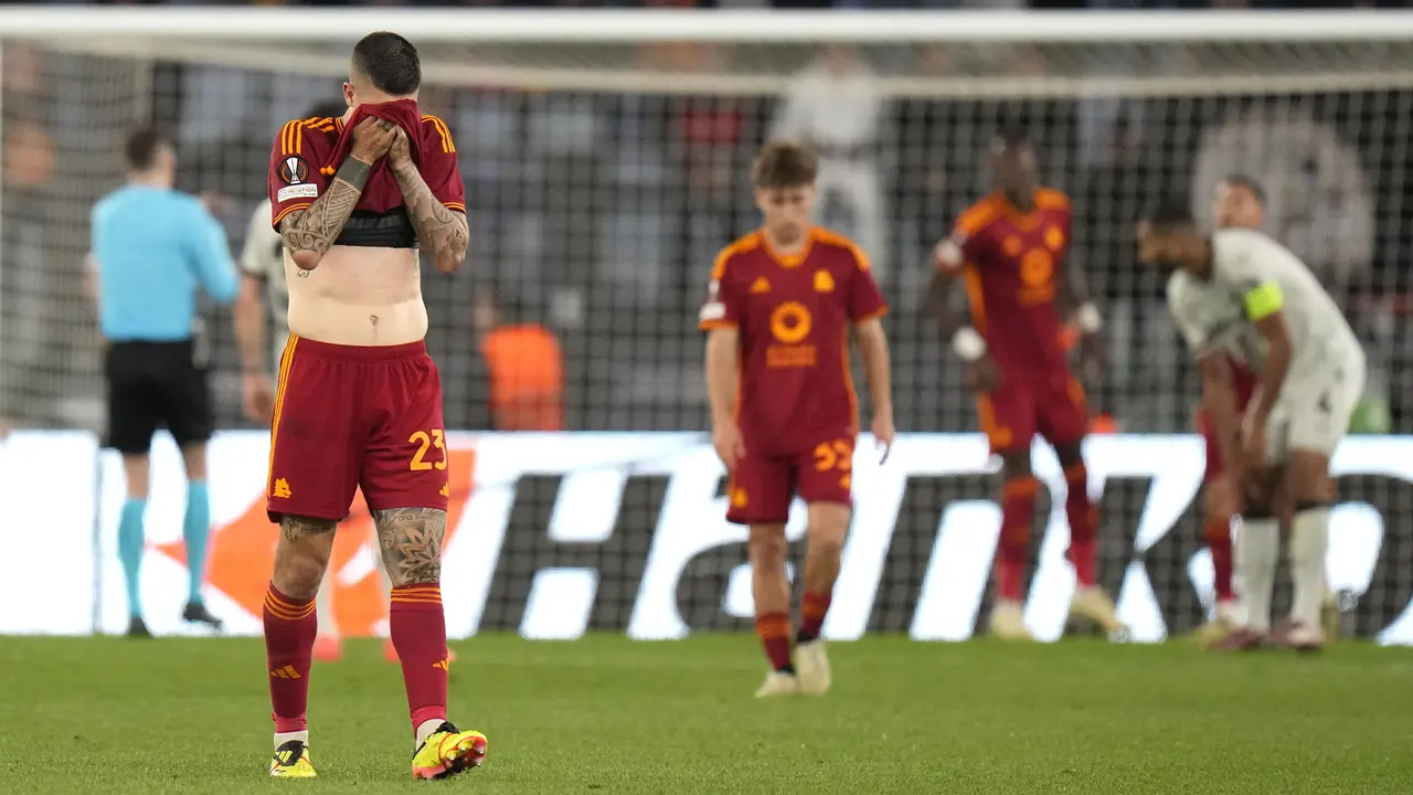 Foto: Reaksi Pemain AS Roma Setelah Dipecundangi Bayer Leverkusen di Liga Europa
