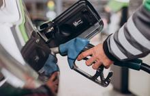 Hindari Kesalahan! Berikut Panduan Mengisi Bahan Bakar Mobil dengan Benar