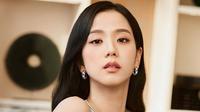 Melihat penampilan Song Kang dan Jisoo BLACKPINK di video terbaru Cartier (instagram/@sooyaaa__)