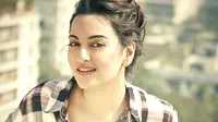 Sonakshi Sinha Tak Punya Teman di Bollywood