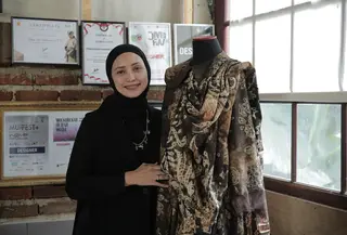 Melihat koleksi wastra Irmasari Joedawinata di Parade Wastra Nusantara 2025