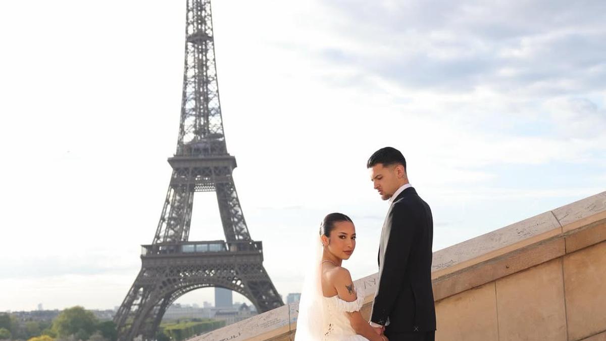 Berlatar Menara Eiffel, Jennifer Copen dan Justin Hubner Tampil Serasi dalam Busana Pengantin Klasik di Paris