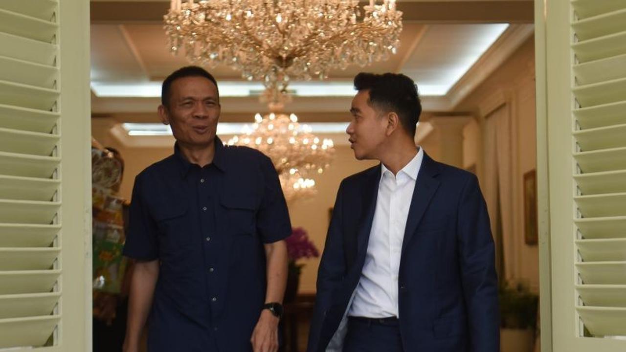 Rismon Sianipar Undang Roy Suryo Cs Buktikan Terbuka Keaslian Ijazah Jokowi