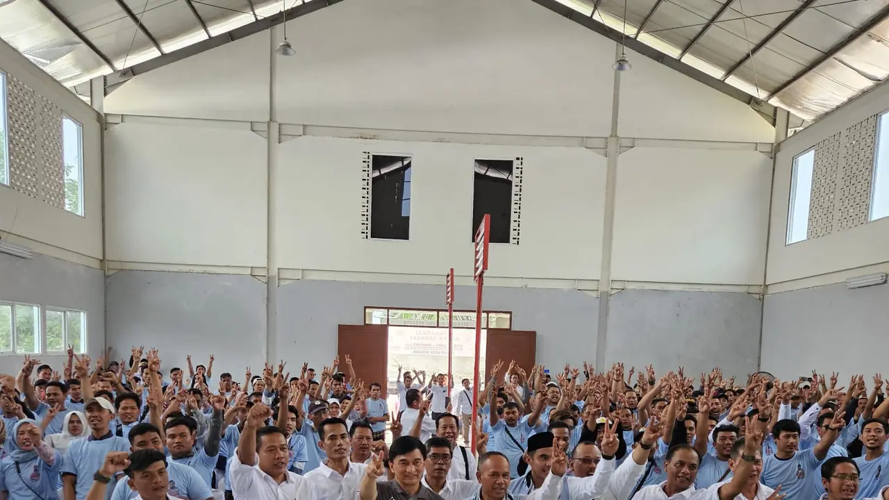Dukungan Forum Buruh Cikoja kepada pasangan Andra Soni-Dimyat.