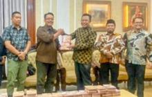 Trivia: Rp2,2 Miliar Kembali ke Kas Daerah, Kejari Bondowoso Serahkan Uang Pengembalian Korupsi ke Pemda