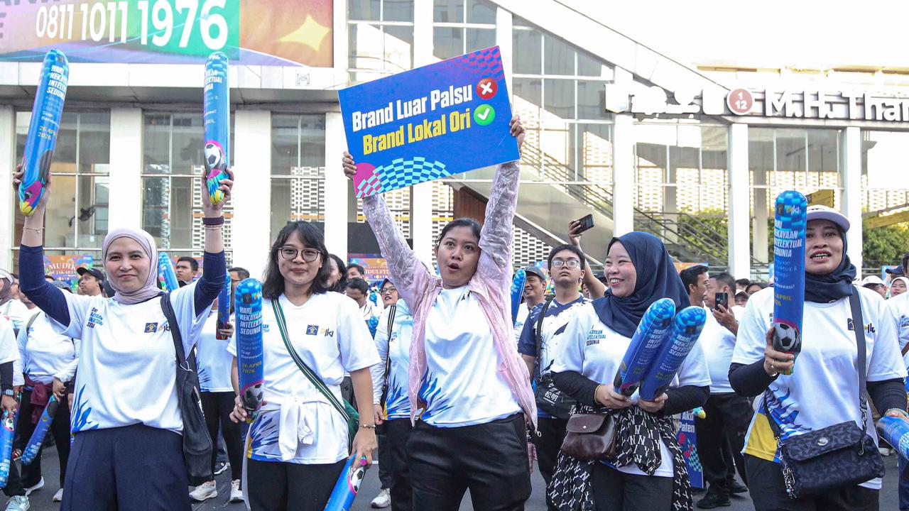 FOTO: Antuasia Warga Warga Ikuti Fun Walk Peringatan Hari Kekayaan Intelektual