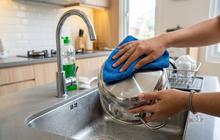 7 Cara Merawat Peralatan Dapur agar Tidak Cepat Berminyak, Kusam, dan Berkerak