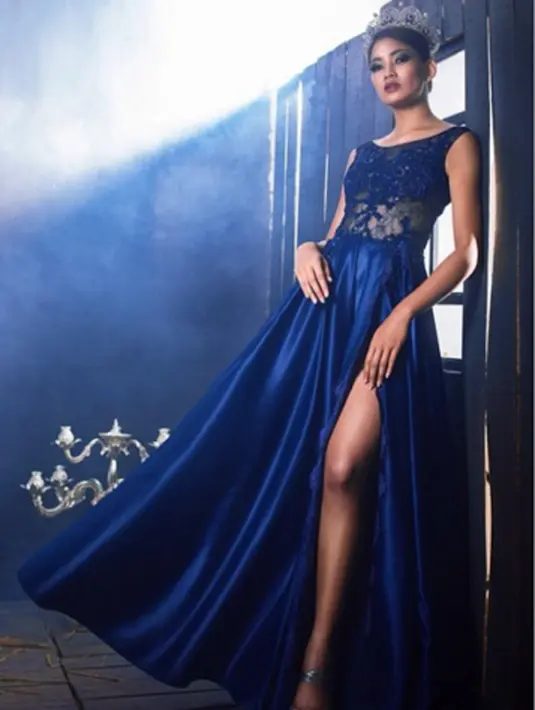 Anindya tak segan untuk memamerkan kaki jenjang yang dimilikinya. Ia memang hobi berolahraga seperti lari dan latihan di pusat kebugaran, tak heran jika tubuh aduhai sangat melekat pada dirinya. (via instagram/@anindyakputri)