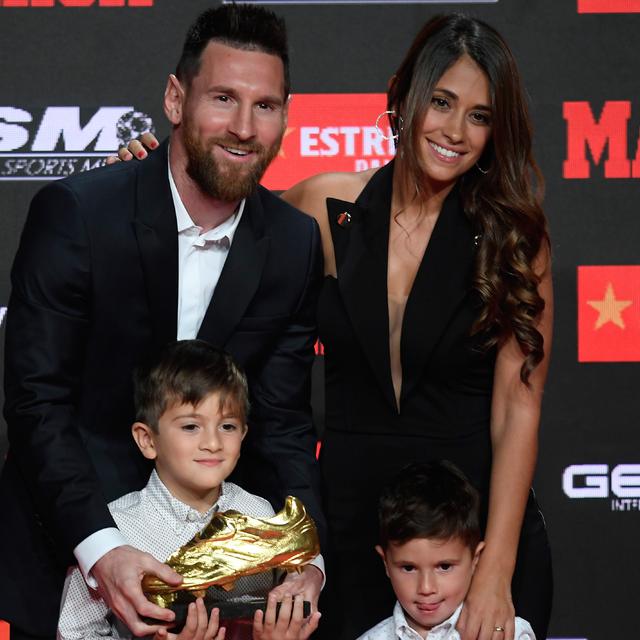Saga Lionel Messi Drama Di Barcelona Hingga Tangisan Keluarga Di Rumah Bola Liputan6 Com